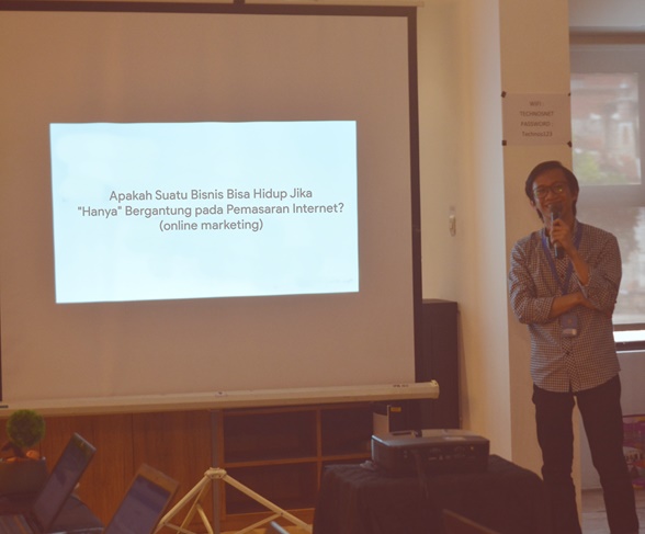 Apakah Suatu Bisnis Bisa Hidup Jika “Hanya” Bergantung pada Pemasaran Internet? (online marketing)